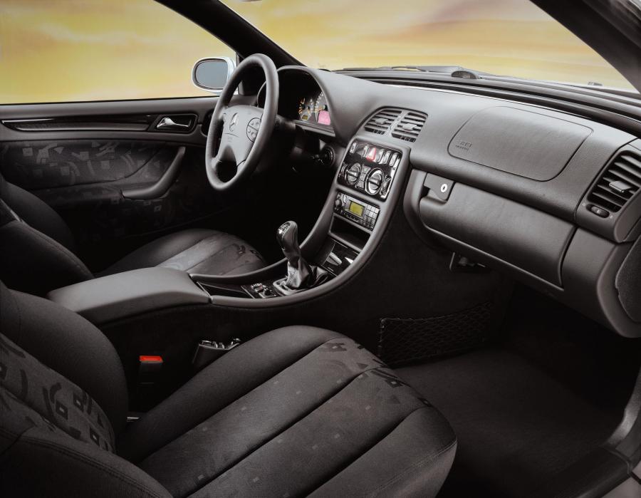  Mercedes-Benz CLK-Class 2003 года  (фото 163 из 163)